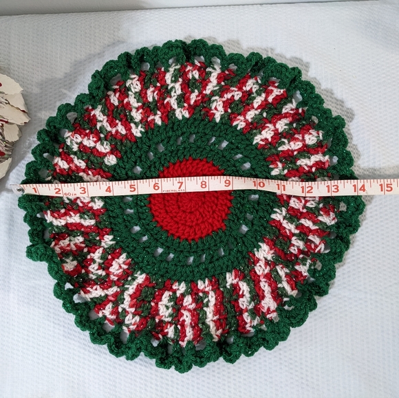 NEW Table Top Crochet Holiday Christmas Tree Skirt HANDCRAFTED - Picture 5 of 7